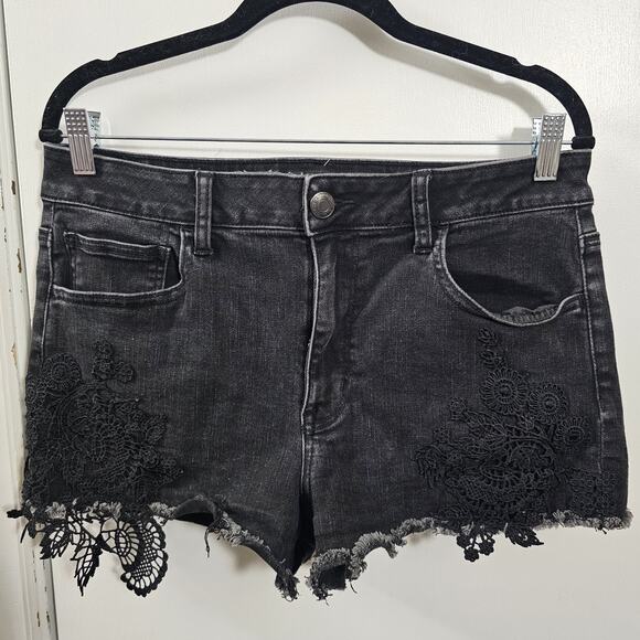 American Eagle Hi-Rise Shortie Denim Lace Front Shorts Black Size 14 Stretch - Picture 1 of 7